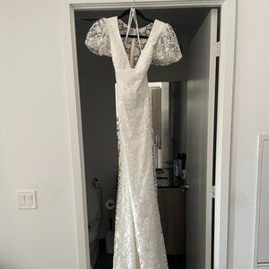Willowby by Watters Coco V-Neck Puff-Sleeve Floral Lace Wedding Gown, Unworn